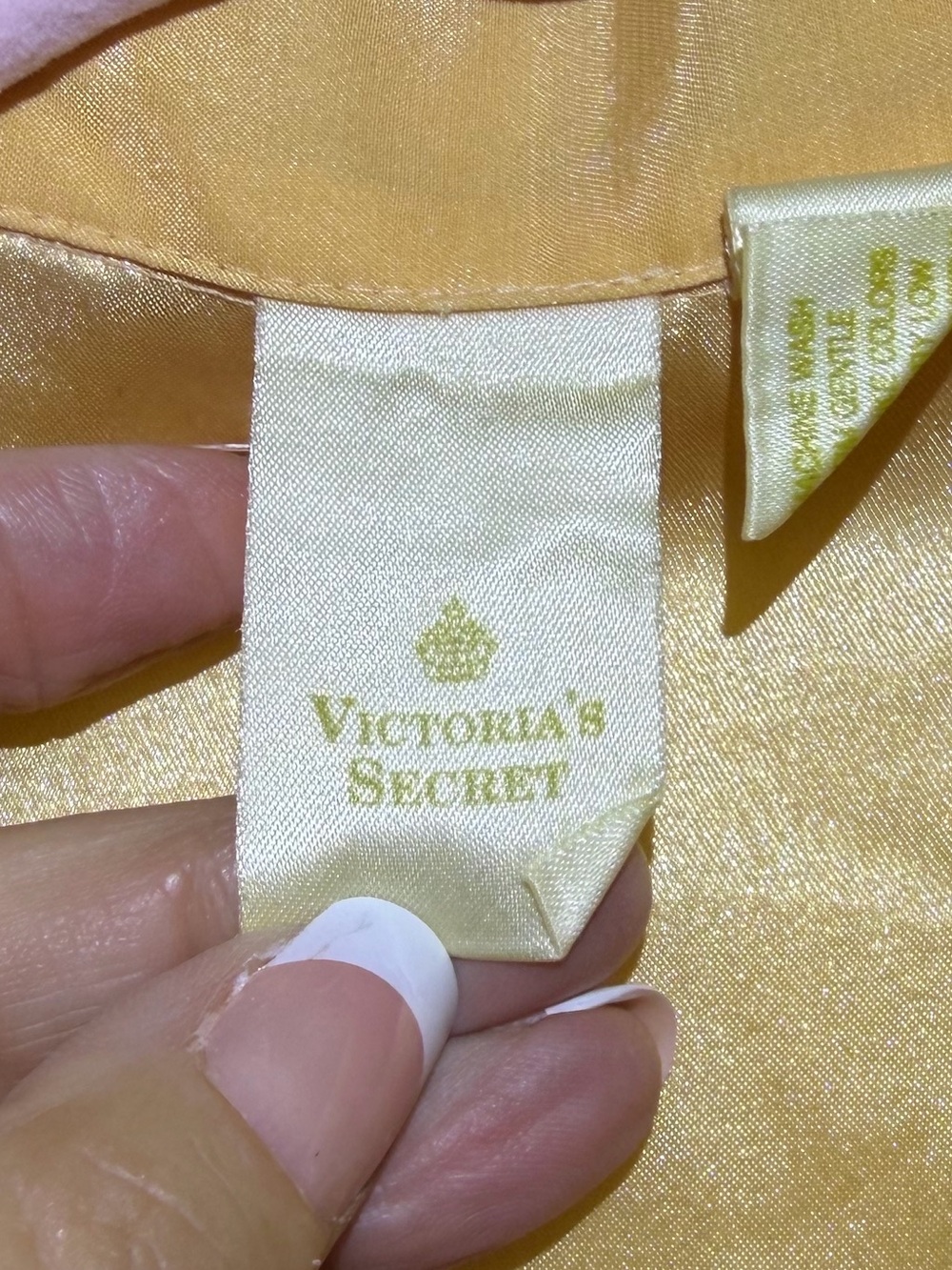Vintage VS Gold Label Silky Gold Women's Pajama Set - Button-Up Top & Shorts. XL - Picture 5 of 12